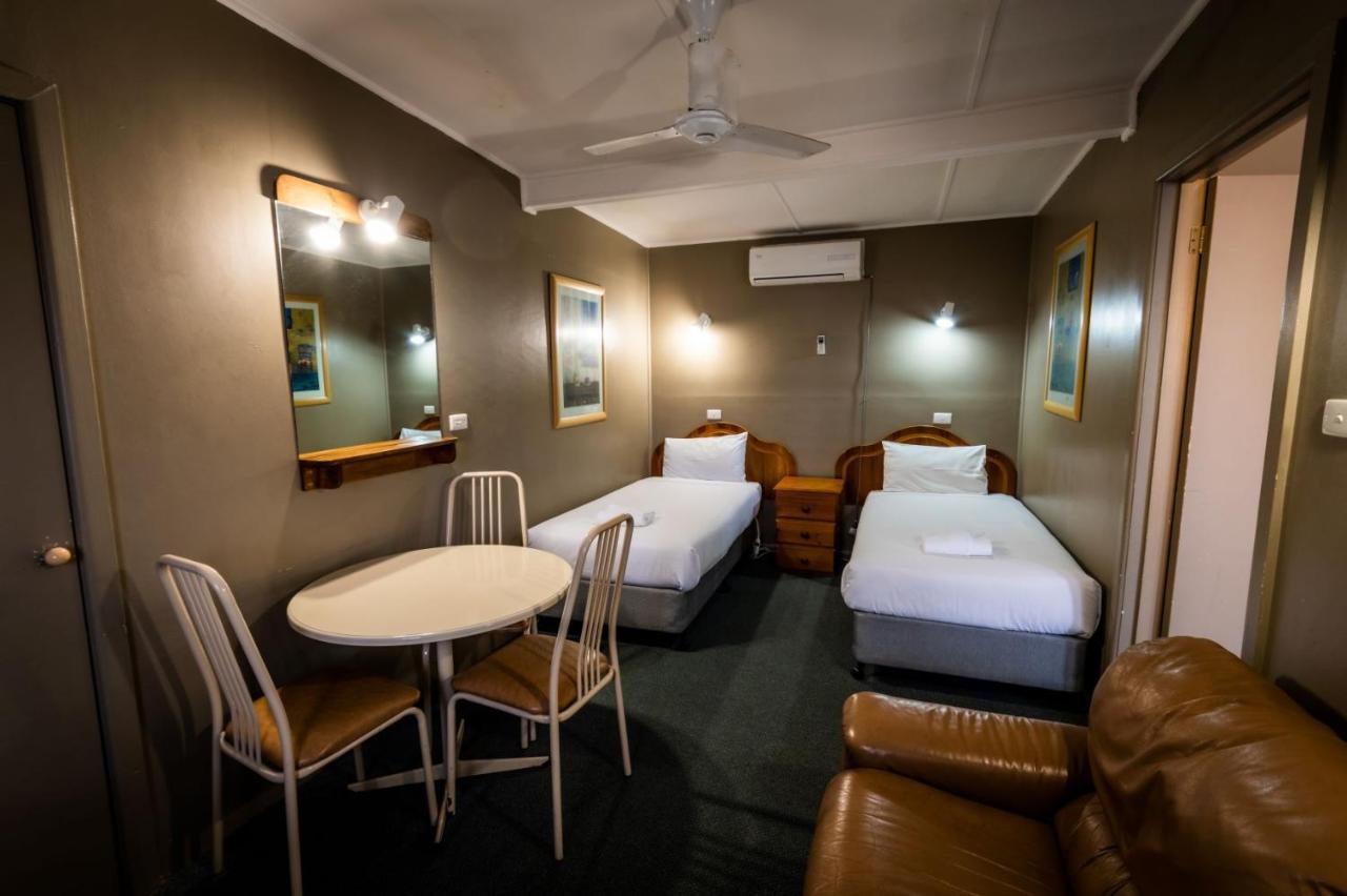Ardeanal Motel West Wyalong Extérieur photo