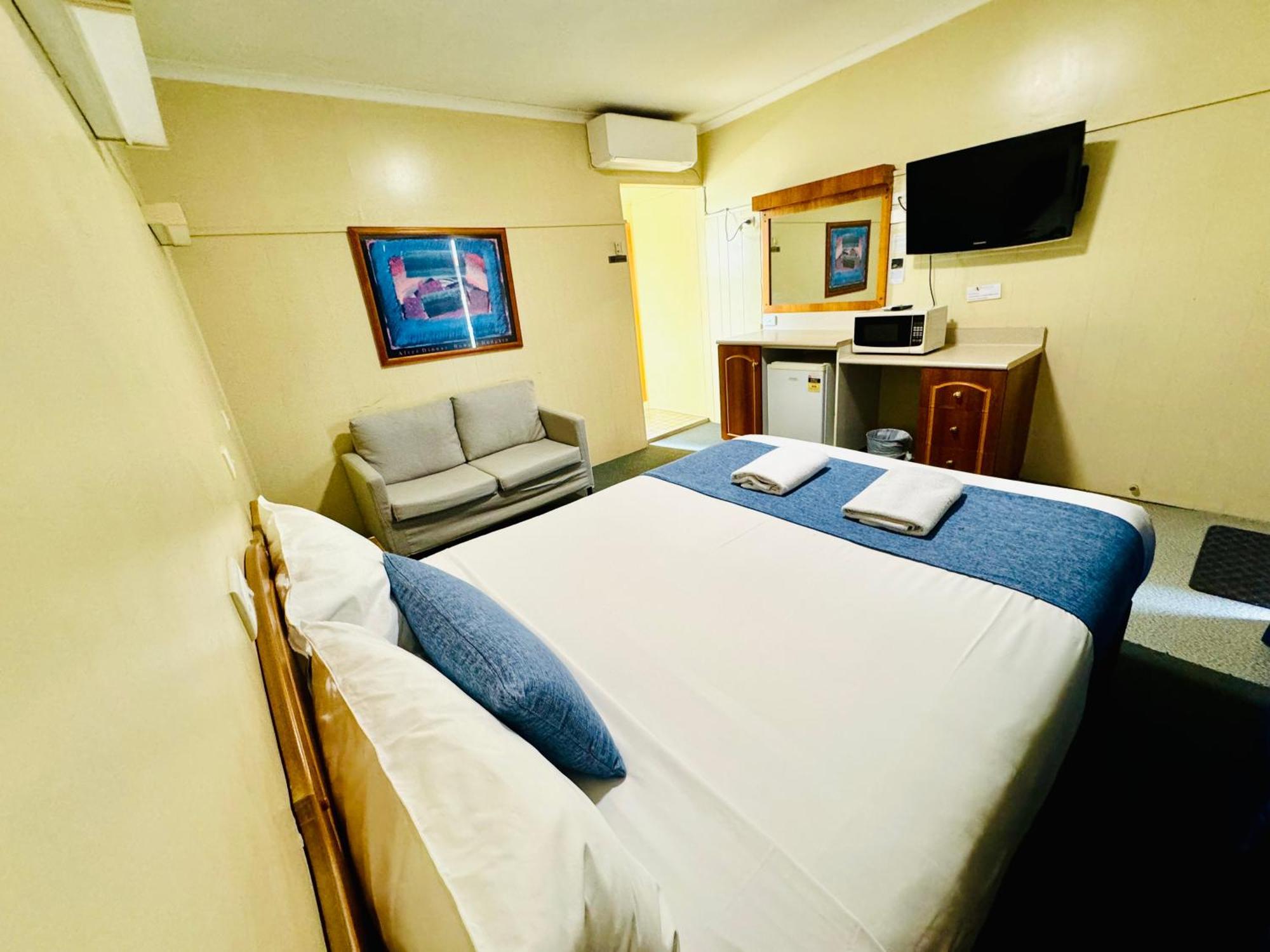 Ardeanal Motel West Wyalong Extérieur photo