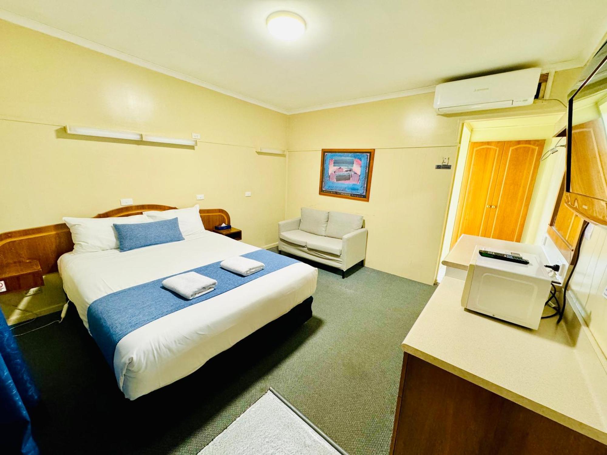 Ardeanal Motel West Wyalong Extérieur photo