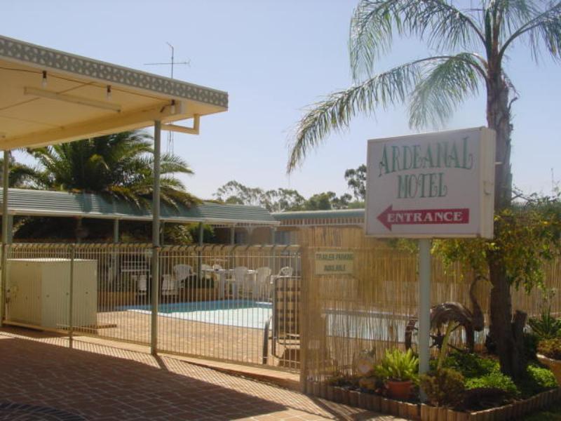 Ardeanal Motel West Wyalong Extérieur photo