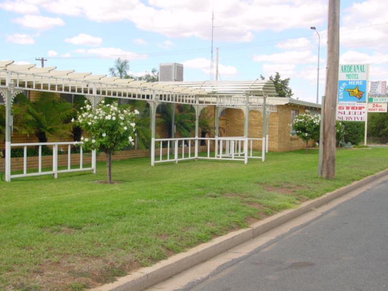 Ardeanal Motel West Wyalong Extérieur photo