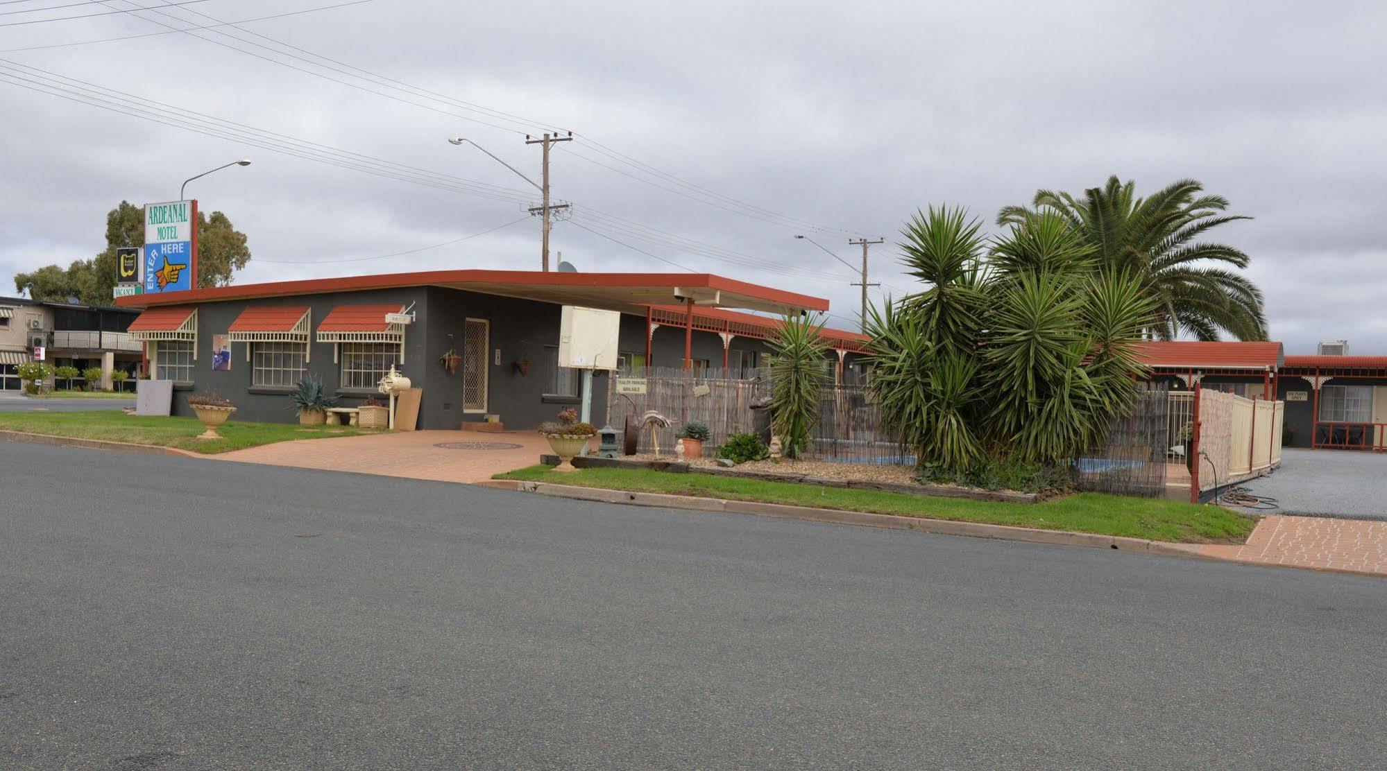 Ardeanal Motel West Wyalong Extérieur photo